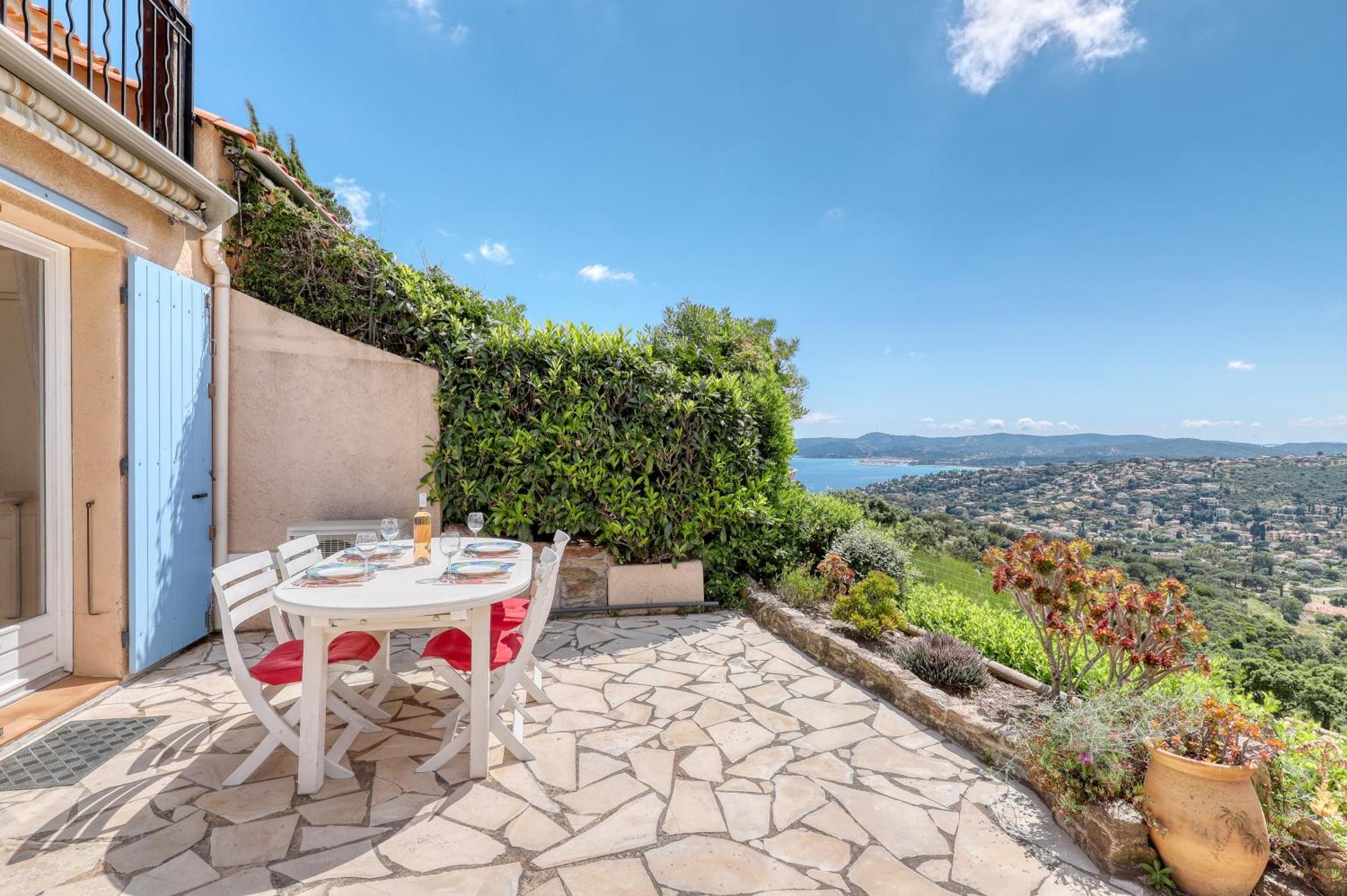 Exceptional View In Saint-Clair For 4 People Apartment Le Lavandou Exterior photo