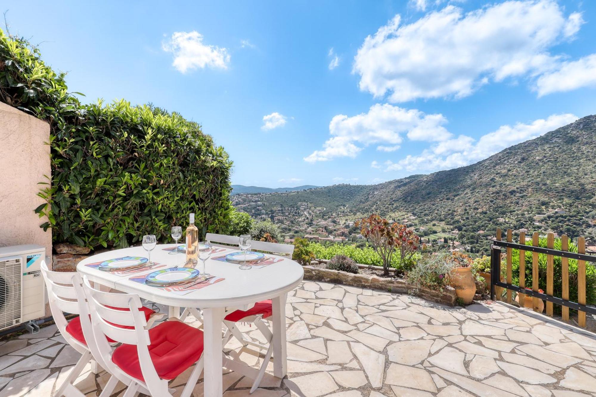 Exceptional View In Saint-Clair For 4 People Apartment Le Lavandou Exterior photo