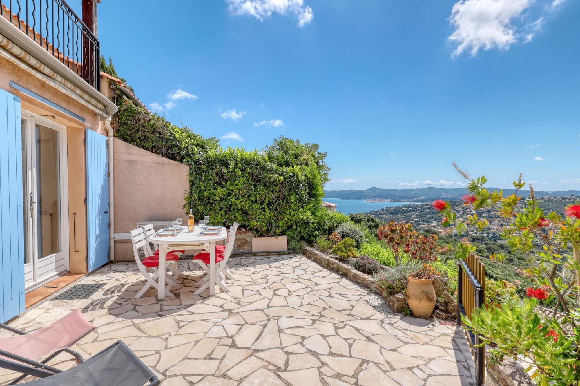 Exceptional View In Saint-Clair For 4 People Apartment Le Lavandou Exterior photo