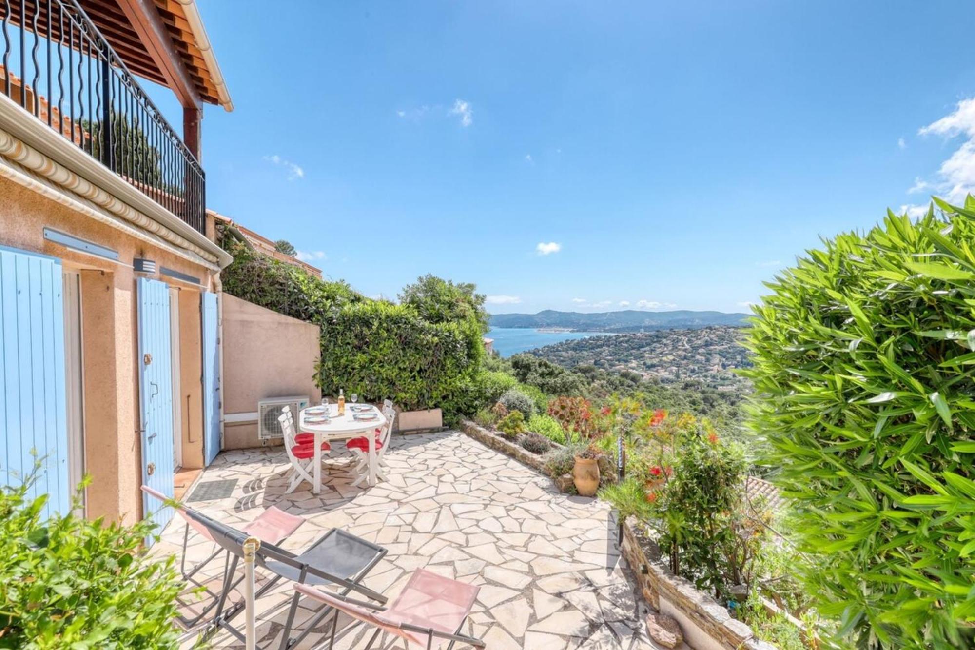 Exceptional View In Saint-Clair For 4 People Apartment Le Lavandou Exterior photo